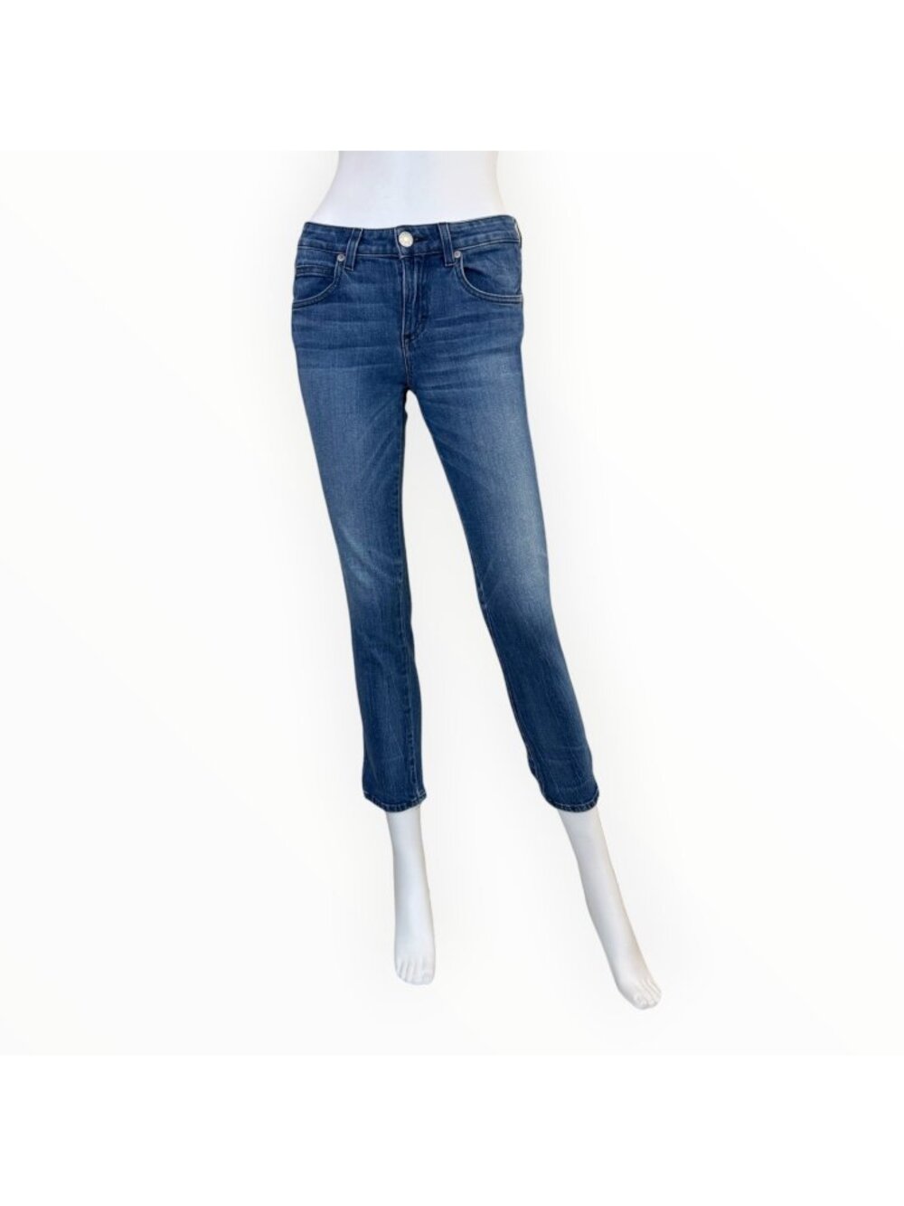 AMO Kate Mid Rise Slim Straight Jeans Blue Gem Medium Wash Stretch Size 26 Q1028